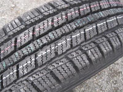 205/70R15 106/104S Tracmax ICE PLUS